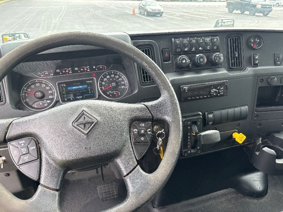 Medium Duty Box Truck-Light and Medium Duty Trucks-International-2020-MV607-Atlanta-GA-114,278\n\t\tmiles-$ 41,000 - Image 17