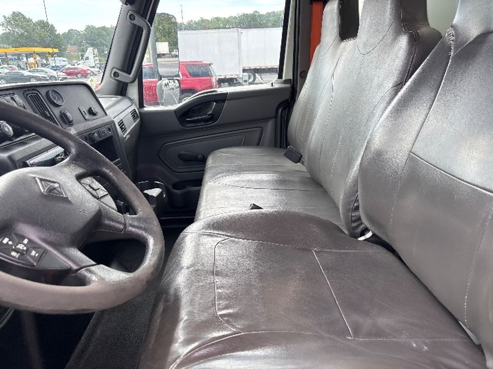 Medium Duty Box Truck-Light and Medium Duty Trucks-International-2020-MV607-Atlanta-GA-114,278\n\t\tmiles-$ 41,000 - Image 18