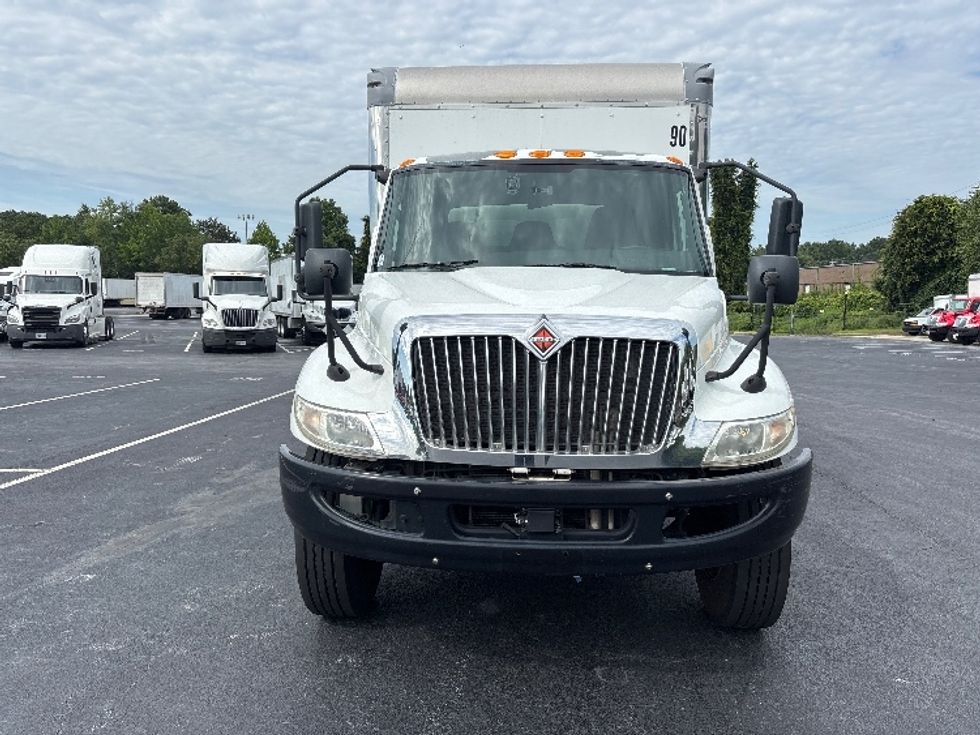 Medium Duty Box Truck-Light and Medium Duty Trucks-International-2020-MV607-Atlanta-GA-114,278\n\t\tmiles-$ 41,000 - Image 2