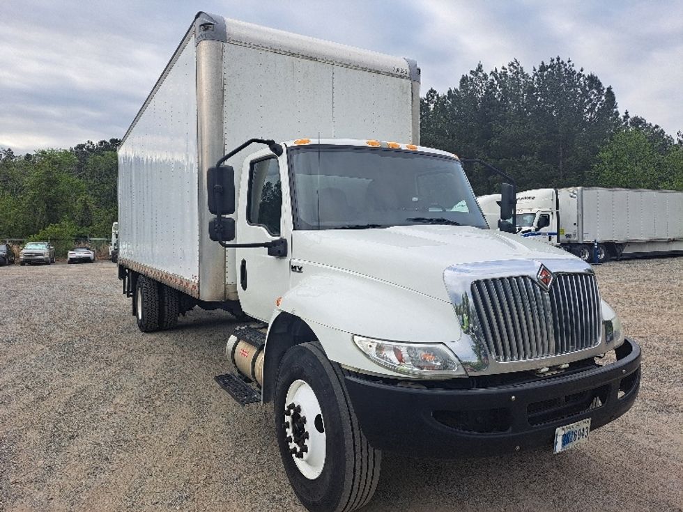 Medium Duty Box Truck-Light and Medium Duty Trucks-International-2020-MV607-Atlanta-GA-320,440\n\t\tmiles-$ 27,500 - Image 1