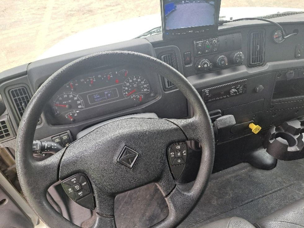 Medium Duty Box Truck-Light and Medium Duty Trucks-International-2020-MV607-Atlanta-GA-320,440\n\t\tmiles-$ 27,500 - Image 18