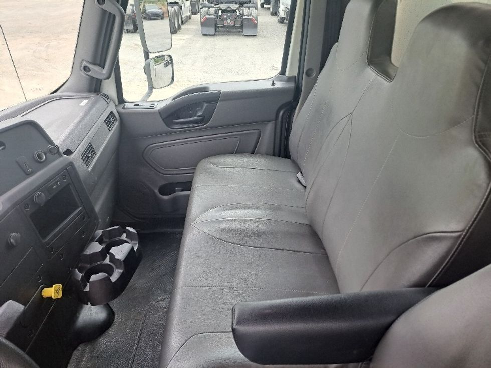 Medium Duty Box Truck-Light and Medium Duty Trucks-International-2020-MV607-Atlanta-GA-320,440\n\t\tmiles-$ 27,500 - Image 19