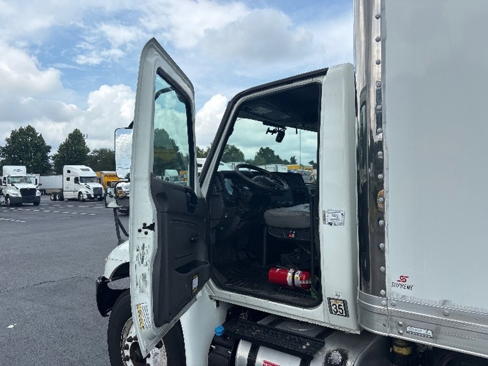 Medium Duty Box Truck-Light and Medium Duty Trucks-International-2020-MV607-Atlanta-GA-68,522\n\t\tmiles-$ 45,250 - Image 15