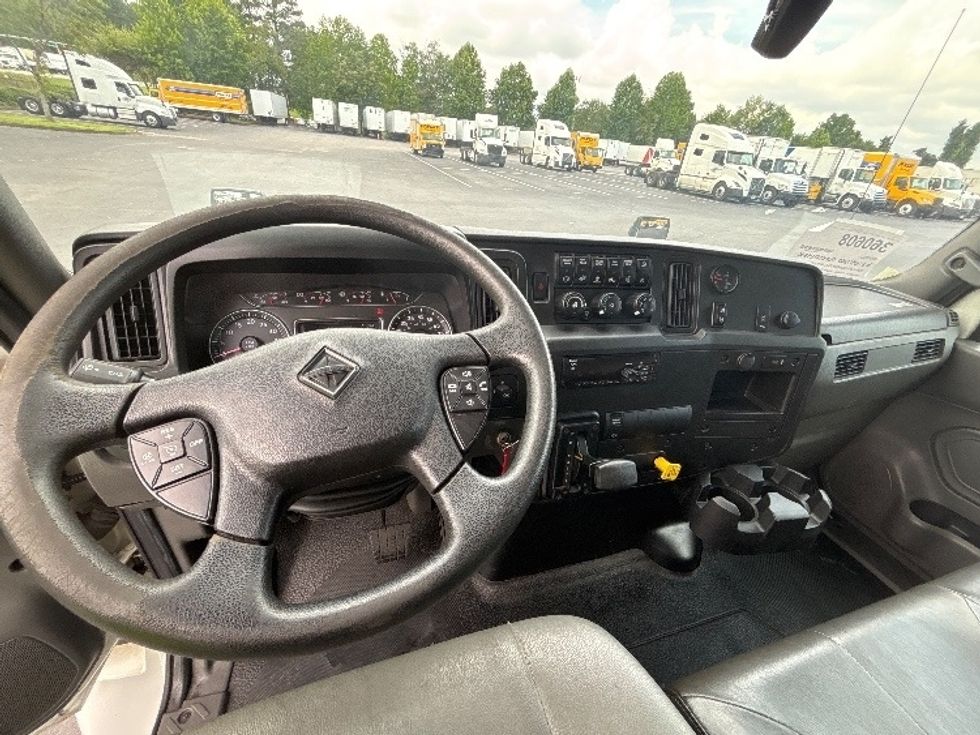Medium Duty Box Truck-Light and Medium Duty Trucks-International-2020-MV607-Atlanta-GA-68,522\n\t\tmiles-$ 45,250 - Image 17