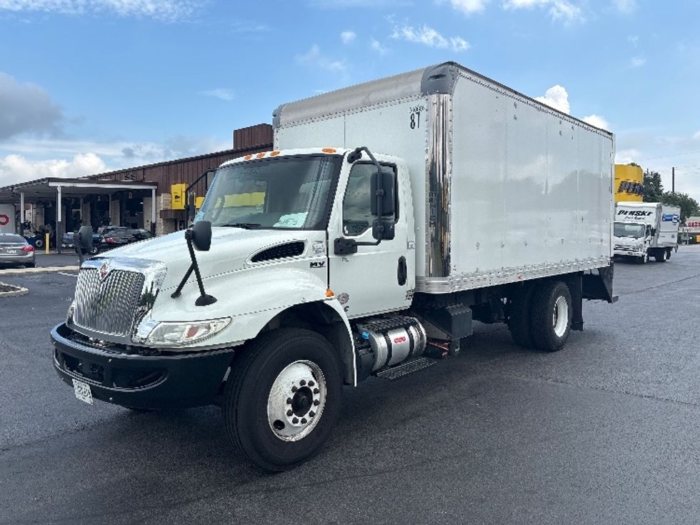 Medium Duty Box Truck-Light and Medium Duty Trucks-International-2020-MV607-Atlanta-GA-68,522\n\t\tmiles-$ 45,250 - Image 3