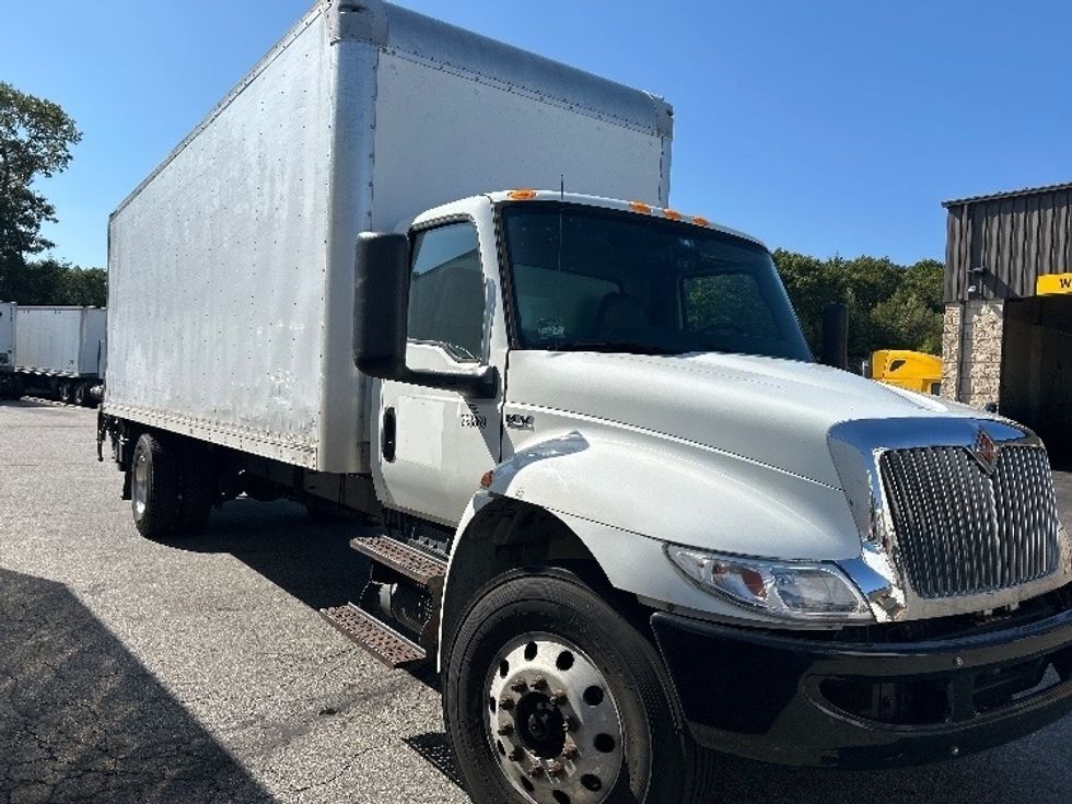 Medium Duty Box Truck-Light and Medium Duty Trucks-International-2020-MV607-Auburn-MA-245,302\n\t\tmiles-$ 29,000 - Image 1