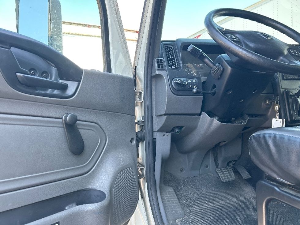 Medium Duty Box Truck-Light and Medium Duty Trucks-International-2020-MV607-Auburn-MA-245,302\n\t\tmiles-$ 29,000 - Image 16