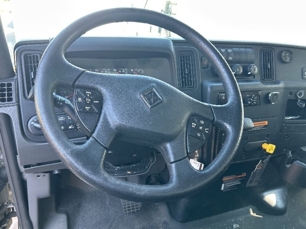 Medium Duty Box Truck-Light and Medium Duty Trucks-International-2020-MV607-Auburn-MA-245,302\n\t\tmiles-$ 29,000 - Image 18