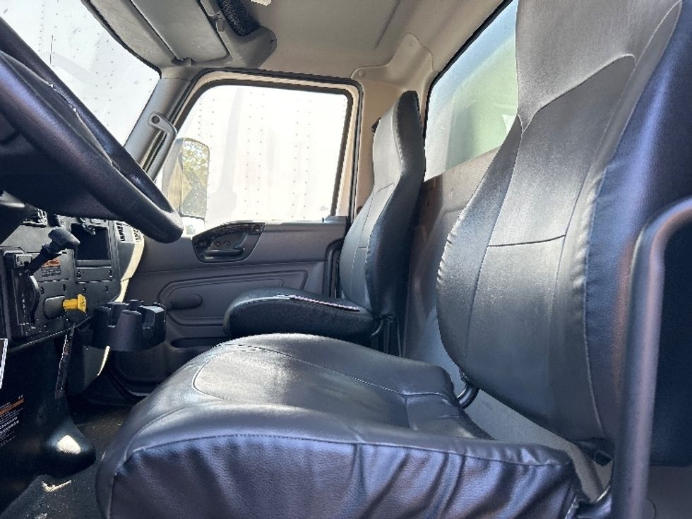 Medium Duty Box Truck-Light and Medium Duty Trucks-International-2020-MV607-Auburn-MA-245,302\n\t\tmiles-$ 29,000 - Image 19