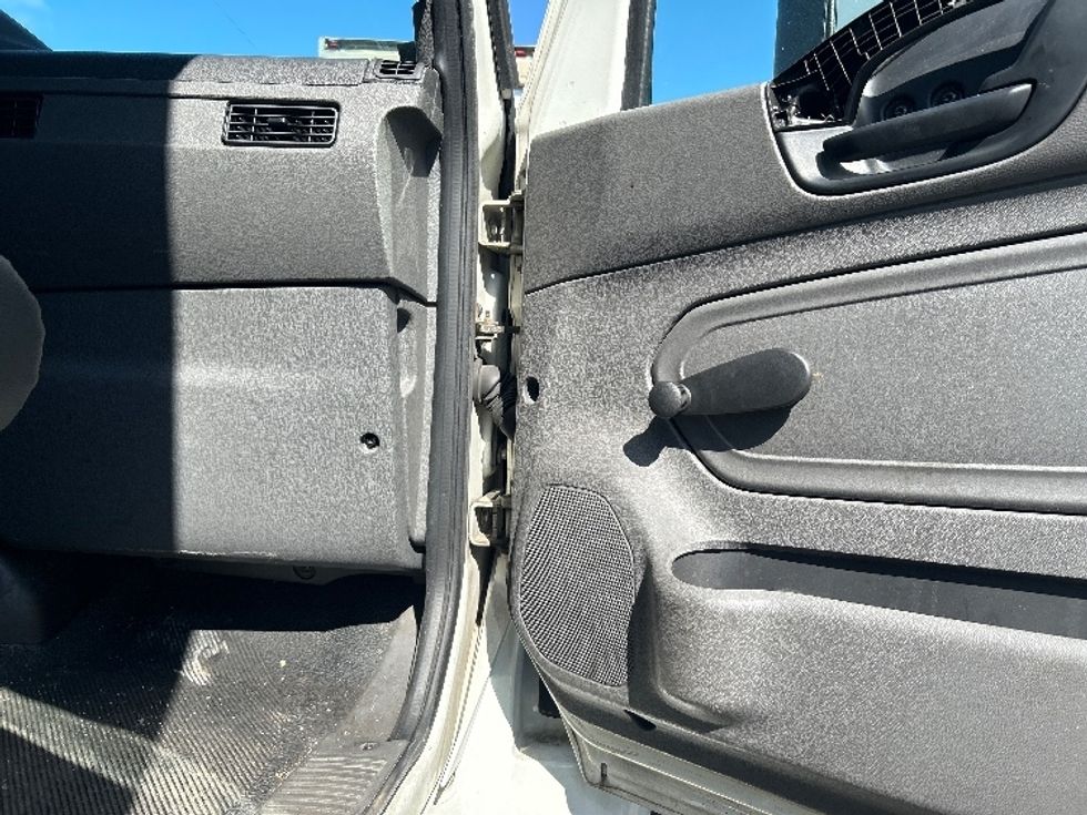 Medium Duty Box Truck-Light and Medium Duty Trucks-International-2020-MV607-Auburn-MA-245,302\n\t\tmiles-$ 29,000 - Image 20