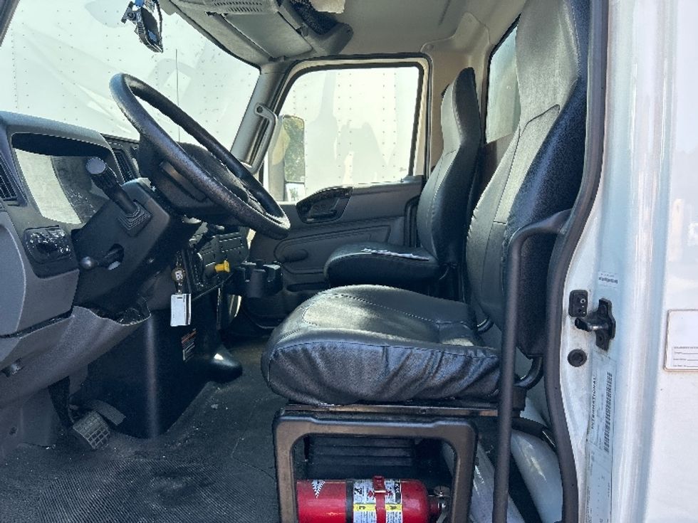 Medium Duty Box Truck-Light and Medium Duty Trucks-International-2020-MV607-Auburn-MA-245,302\n\t\tmiles-$ 29,000 - Image 4