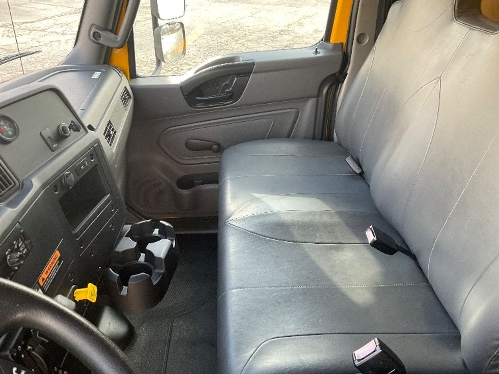 Medium Duty Box Truck-Light and Medium Duty Trucks-International-2020-MV607-Augusta-GA-173,871\n\t\tmiles-$ 33,500 - Image 19