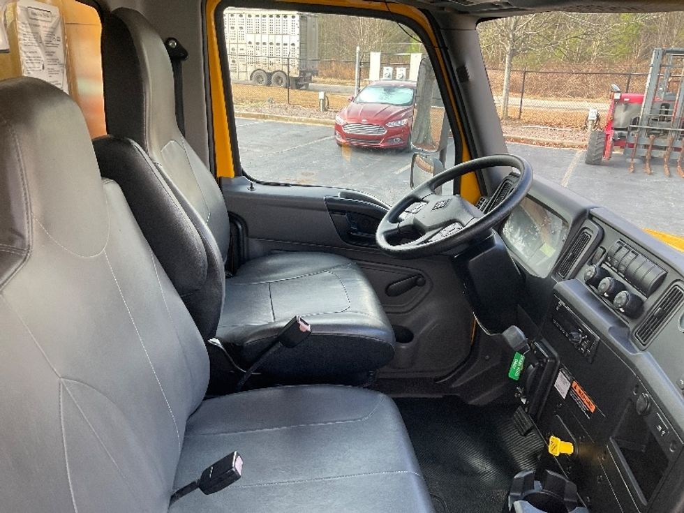 Medium Duty Box Truck-Light and Medium Duty Trucks-International-2020-MV607-Augusta-GA-173,871\n\t\tmiles-$ 33,500 - Image 22