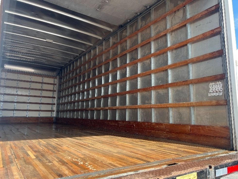 Medium Duty Box Truck-Light and Medium Duty Trucks-International-2020-MV607-Austin-TX-205,996\n\t\tmiles-$ 42,750 - Image 12