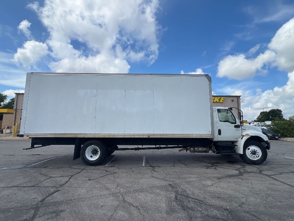 Medium Duty Box Truck-Light and Medium Duty Trucks-International-2020-MV607-Austin-TX-205,996\n\t\tmiles-$ 42,750 - Image 15
