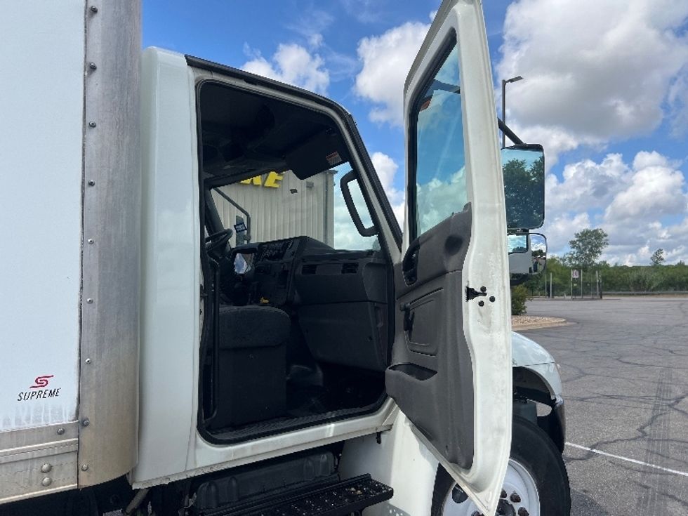 Medium Duty Box Truck-Light and Medium Duty Trucks-International-2020-MV607-Austin-TX-205,996\n\t\tmiles-$ 42,750 - Image 20