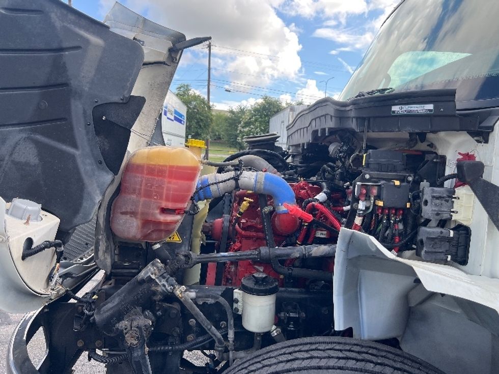 Medium Duty Box Truck-Light and Medium Duty Trucks-International-2020-MV607-Austin-TX-205,996\n\t\tmiles-$ 42,750 - Image 24