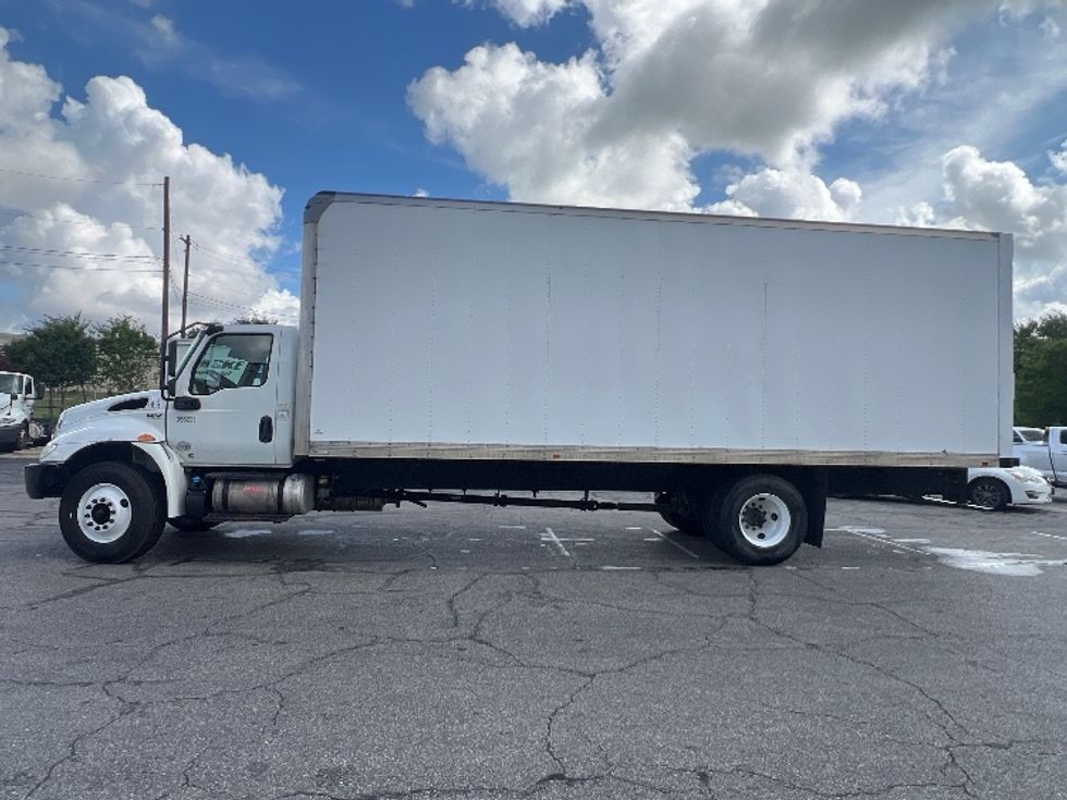 Medium Duty Box Truck-Light and Medium Duty Trucks-International-2020-MV607-Austin-TX-205,996\n\t\tmiles-$ 42,750 - Image 4