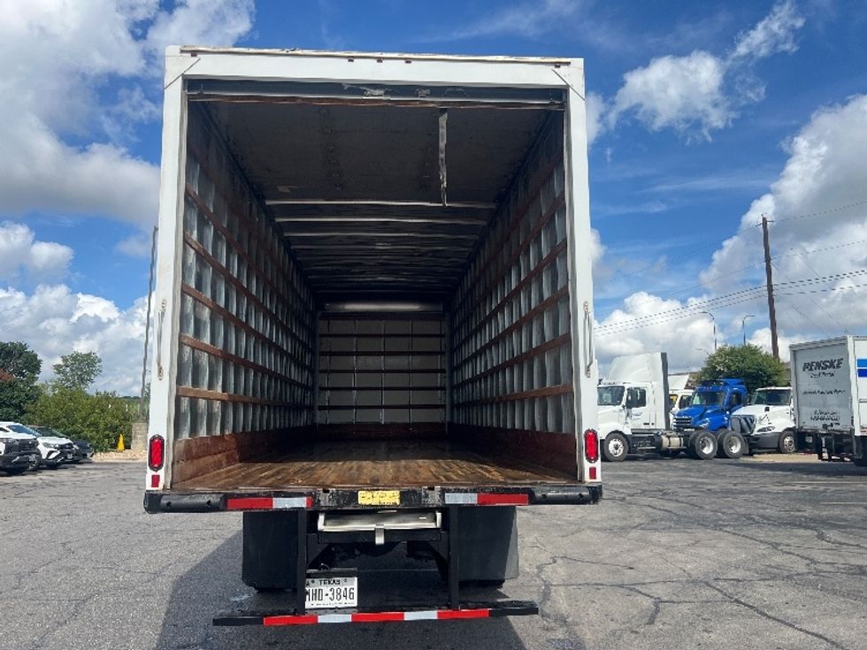 Medium Duty Box Truck-Light and Medium Duty Trucks-International-2020-MV607-Austin-TX-205,996\n\t\tmiles-$ 42,750 - Image 8