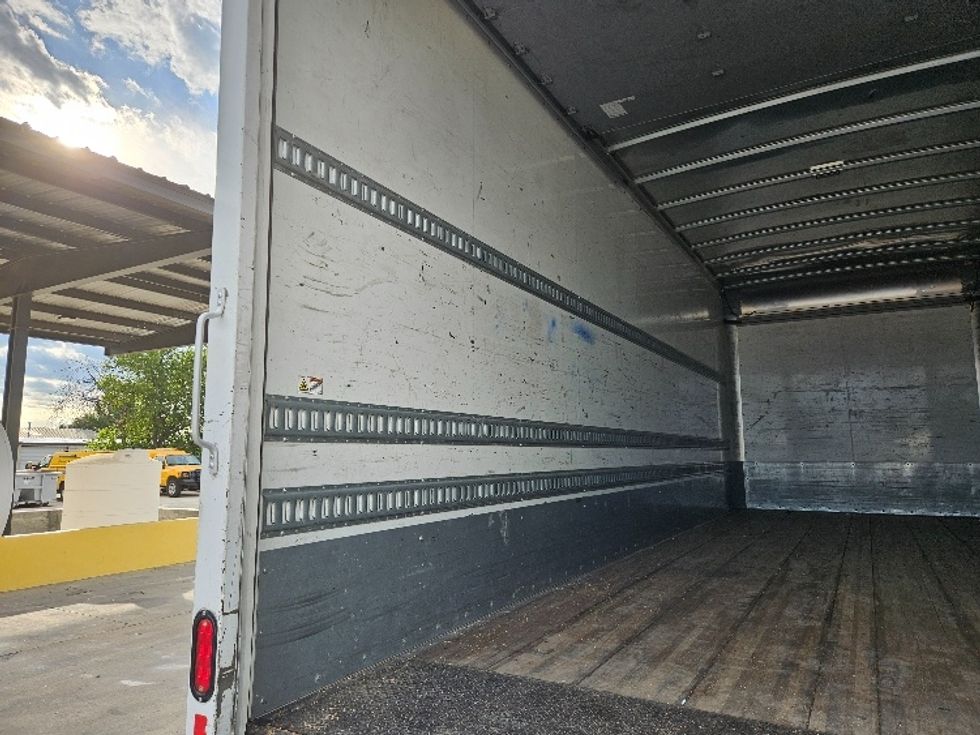 Medium Duty Box Truck-Light and Medium Duty Trucks-International-2020-MV607-Austin-TX-80,000\n\t\tmiles-$ 64,250 - Image 11