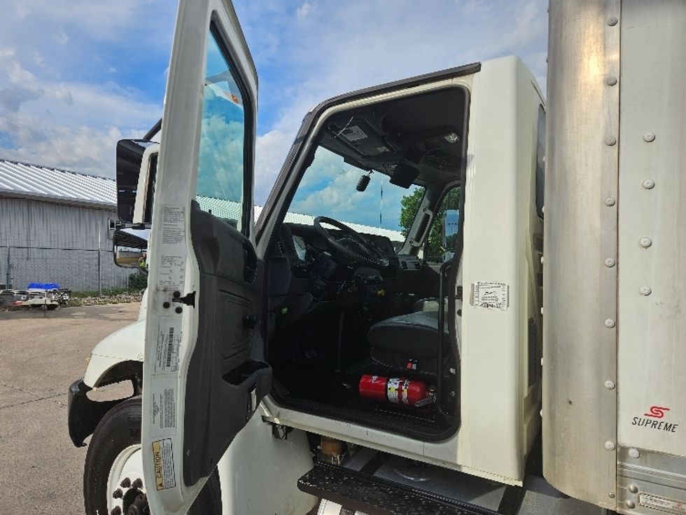 Medium Duty Box Truck-Light and Medium Duty Trucks-International-2020-MV607-Austin-TX-80,000\n\t\tmiles-$ 64,250 - Image 16