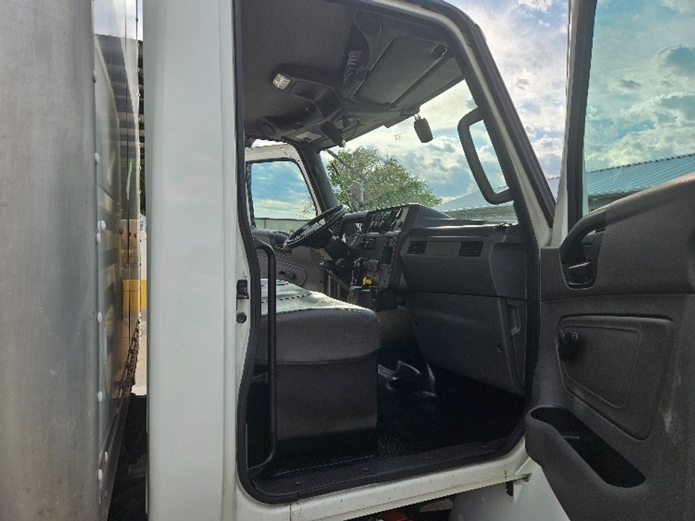 Medium Duty Box Truck-Light and Medium Duty Trucks-International-2020-MV607-Austin-TX-80,000\n\t\tmiles-$ 64,250 - Image 20