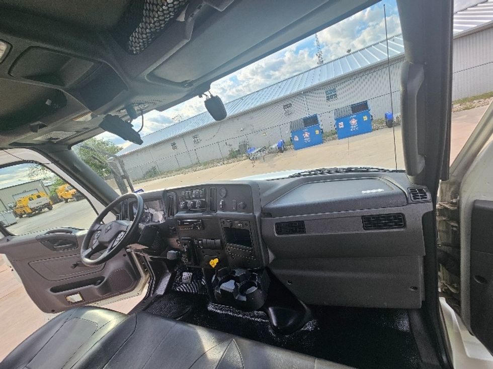 Medium Duty Box Truck-Light and Medium Duty Trucks-International-2020-MV607-Austin-TX-80,000\n\t\tmiles-$ 64,250 - Image 21