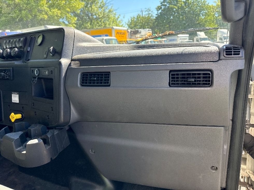Medium Duty Box Truck-Light and Medium Duty Trucks-International-2020-MV607-Baltimore-MD-139,230\n\t\tmiles-$ 58,000 - Image 21