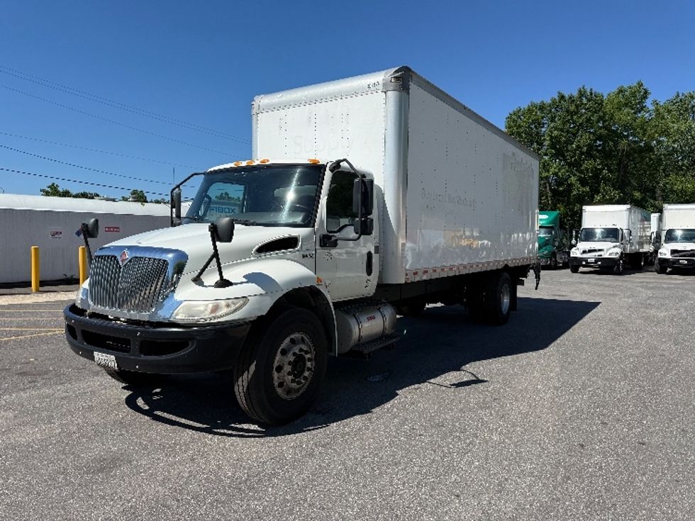 Medium Duty Box Truck-Light and Medium Duty Trucks-International-2020-MV607-Baltimore-MD-139,230\n\t\tmiles-$ 58,000 - Image 3