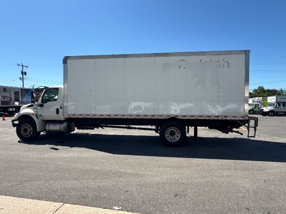 Medium Duty Box Truck-Light and Medium Duty Trucks-International-2020-MV607-Baltimore-MD-139,230\n\t\tmiles-$ 58,000 - Image 4