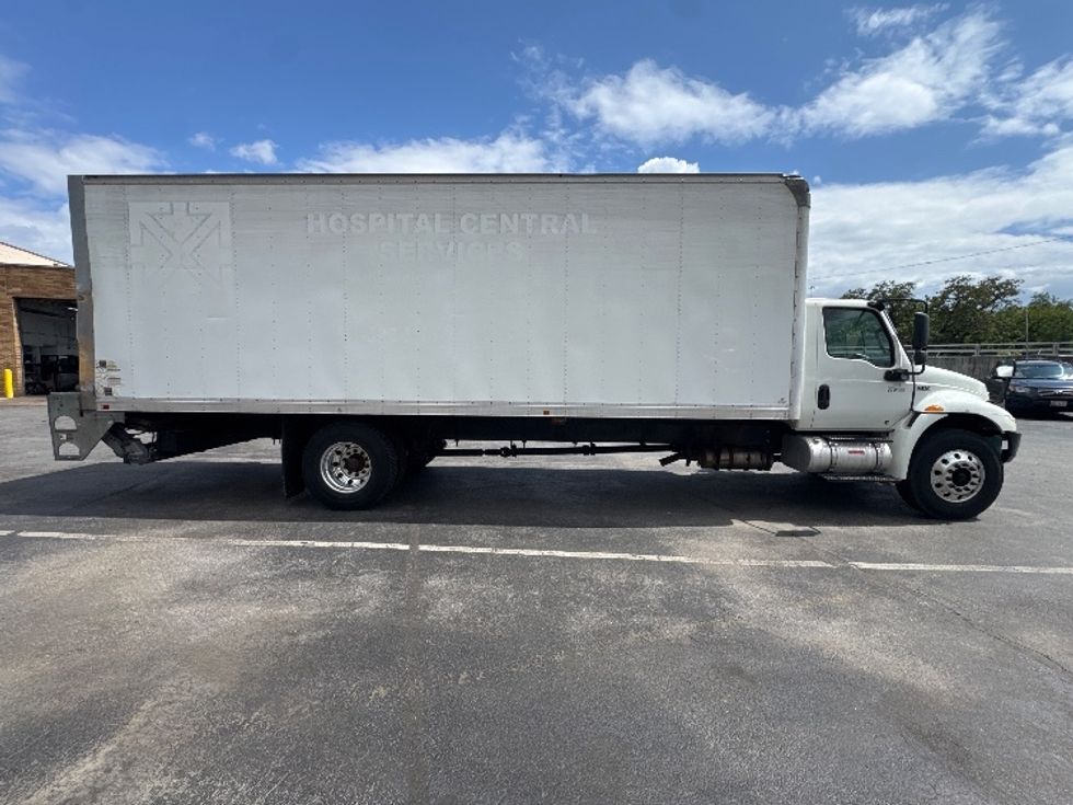 Medium Duty Box Truck-Light and Medium Duty Trucks-International-2020-MV607-Baltimore-MD-318,675\n\t\tmiles-$ 26,250 - Image 15
