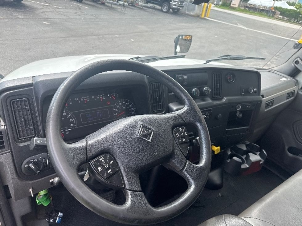 Medium Duty Box Truck-Light and Medium Duty Trucks-International-2020-MV607-Baltimore-MD-318,675\n\t\tmiles-$ 26,250 - Image 17