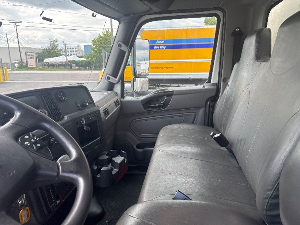 Medium Duty Box Truck-Light and Medium Duty Trucks-International-2020-MV607-Baltimore-MD-318,675\n\t\tmiles-$ 26,250 - Image 19