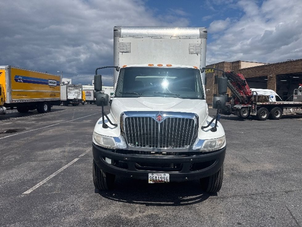Medium Duty Box Truck-Light and Medium Duty Trucks-International-2020-MV607-Baltimore-MD-318,675\n\t\tmiles-$ 26,250 - Image 2