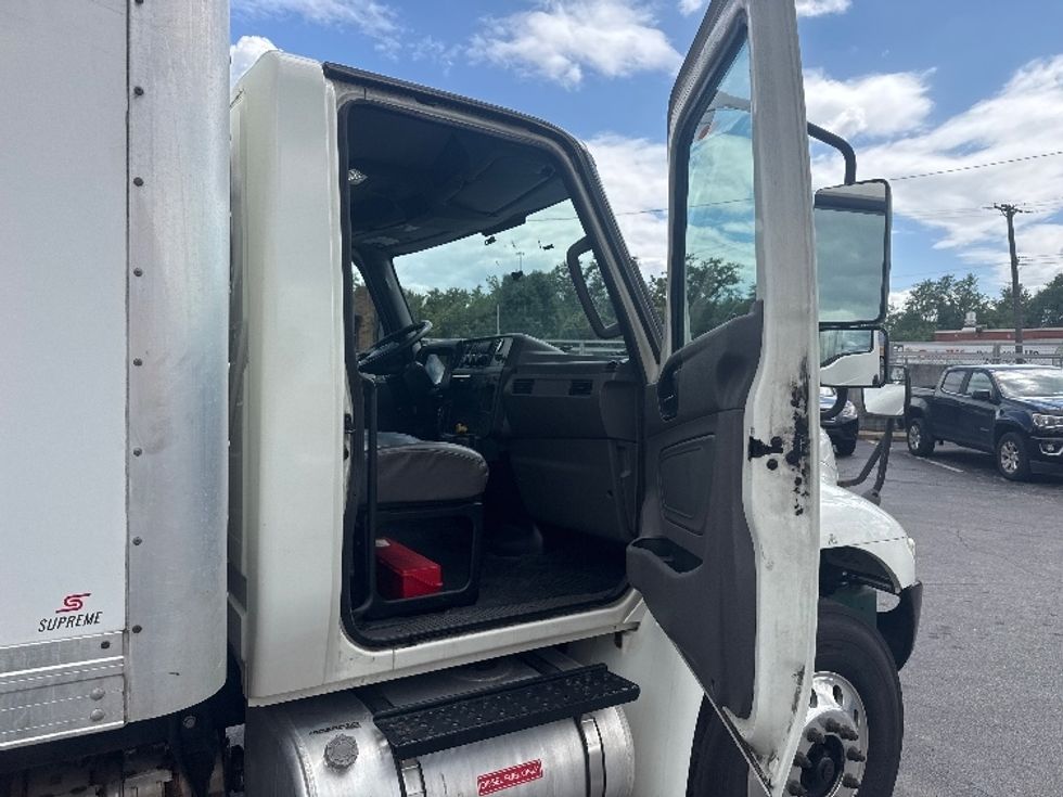 Medium Duty Box Truck-Light and Medium Duty Trucks-International-2020-MV607-Baltimore-MD-318,675\n\t\tmiles-$ 26,250 - Image 20