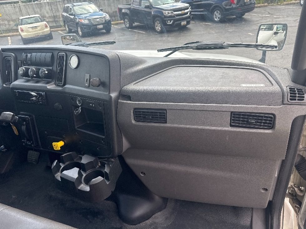 Medium Duty Box Truck-Light and Medium Duty Trucks-International-2020-MV607-Baltimore-MD-318,675\n\t\tmiles-$ 26,250 - Image 21
