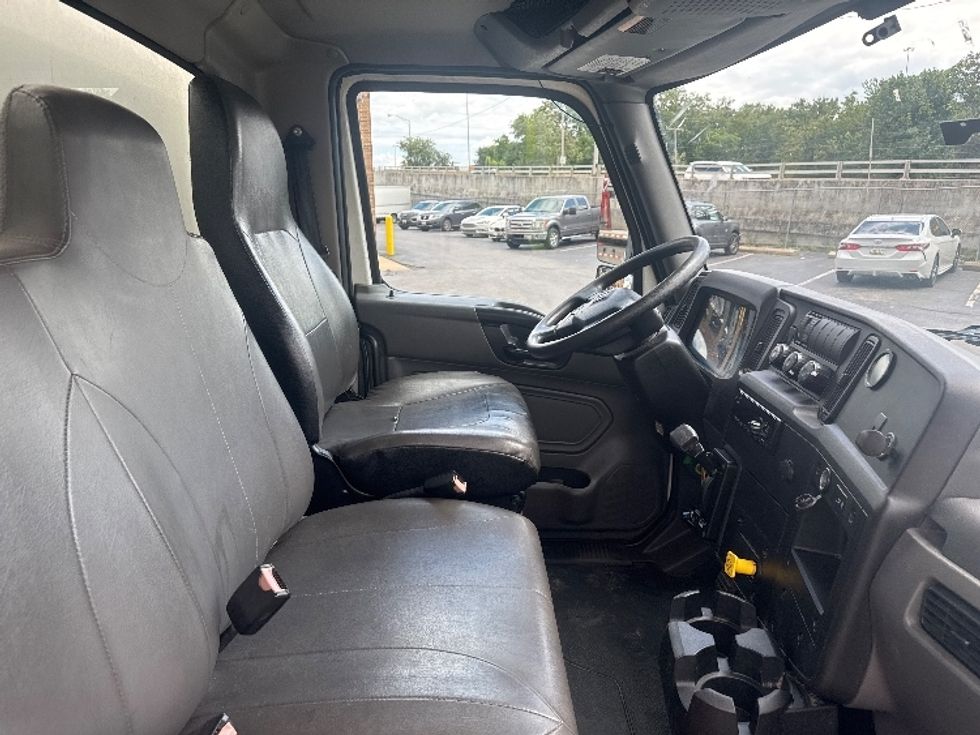 Medium Duty Box Truck-Light and Medium Duty Trucks-International-2020-MV607-Baltimore-MD-318,675\n\t\tmiles-$ 26,250 - Image 22