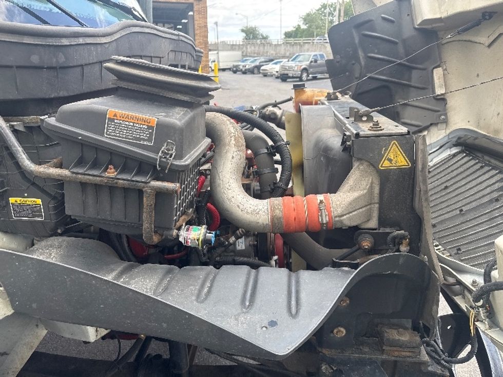 Medium Duty Box Truck-Light and Medium Duty Trucks-International-2020-MV607-Baltimore-MD-318,675\n\t\tmiles-$ 26,250 - Image 23