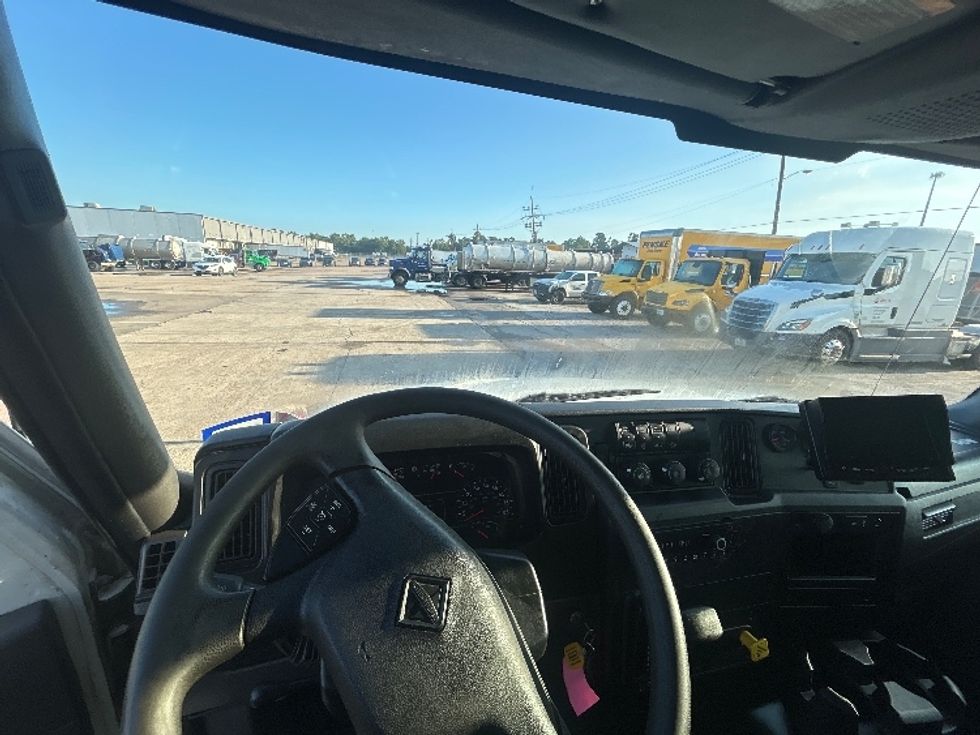 Medium Duty Box Truck-Light and Medium Duty Trucks-International-2020-MV607-Beaumont-TX-264,816\n\t\tmiles-$ 38,000 - Image 18
