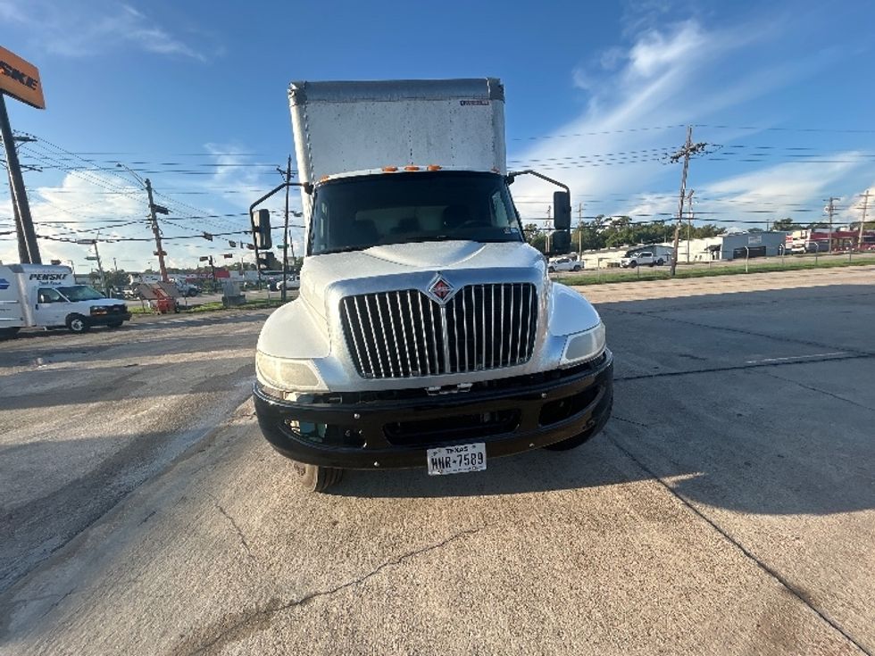Medium Duty Box Truck-Light and Medium Duty Trucks-International-2020-MV607-Beaumont-TX-264,816\n\t\tmiles-$ 38,000 - Image 2