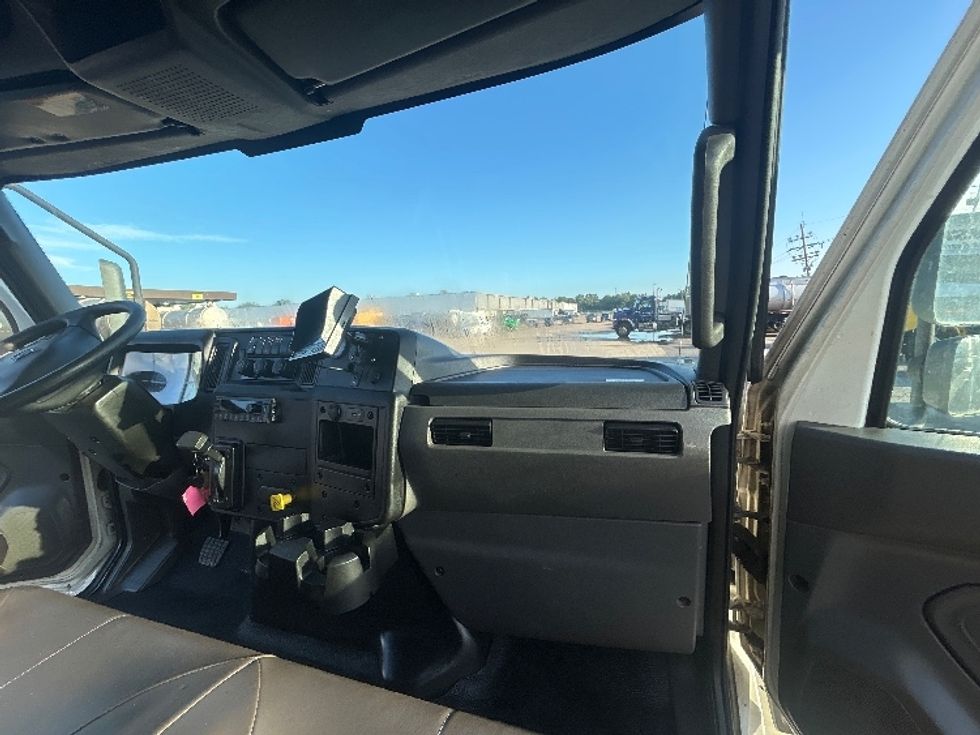 Medium Duty Box Truck-Light and Medium Duty Trucks-International-2020-MV607-Beaumont-TX-264,816\n\t\tmiles-$ 38,000 - Image 21