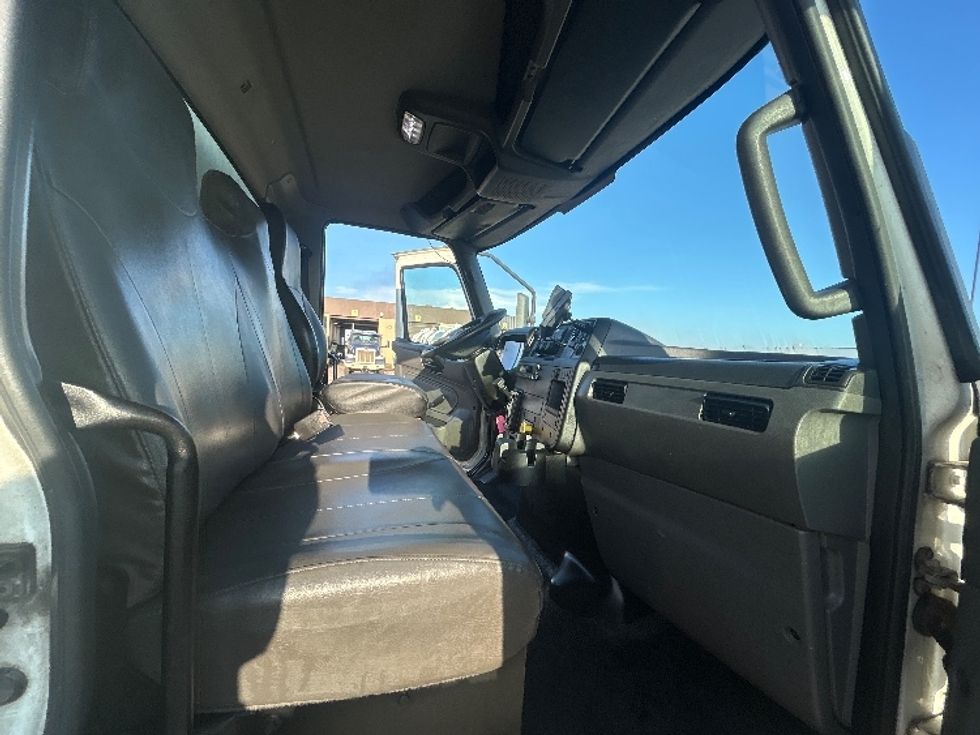 Medium Duty Box Truck-Light and Medium Duty Trucks-International-2020-MV607-Beaumont-TX-264,816\n\t\tmiles-$ 38,000 - Image 22
