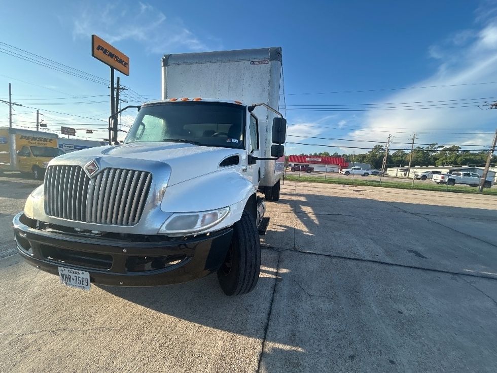 Medium Duty Box Truck-Light and Medium Duty Trucks-International-2020-MV607-Beaumont-TX-264,816\n\t\tmiles-$ 38,000 - Image 3