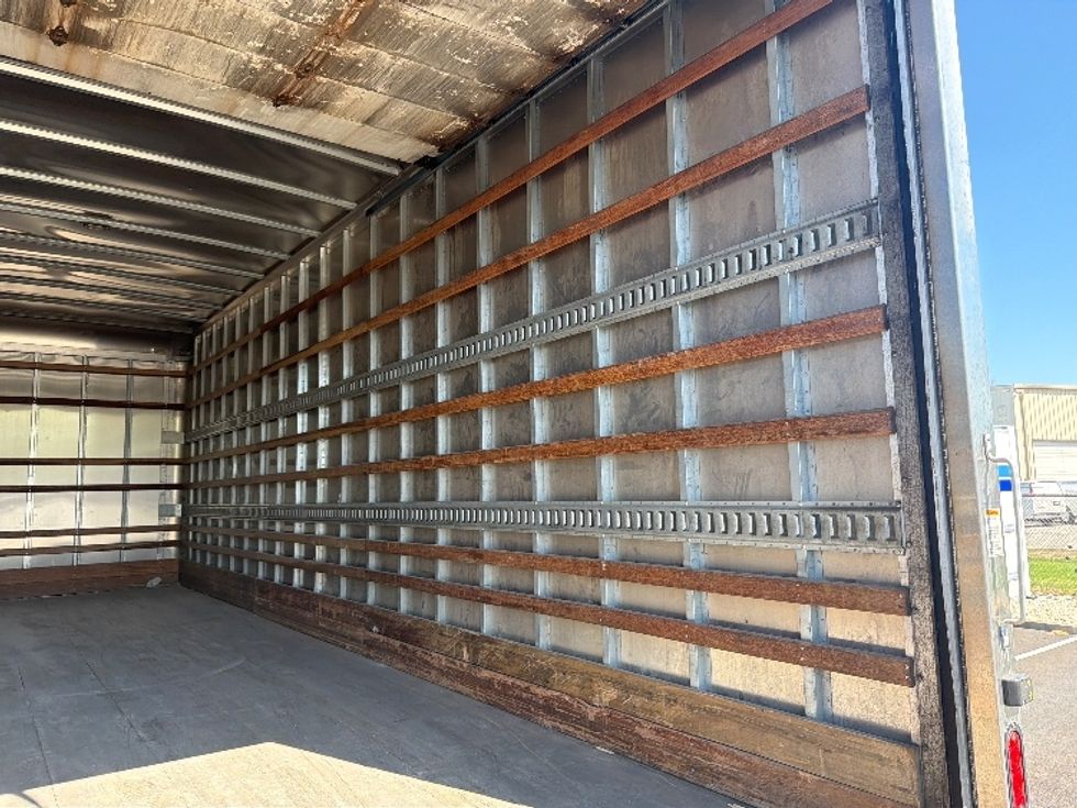 Medium Duty Box Truck-Light and Medium Duty Trucks-International-2020-MV607-Belcamp-MD-254,906\n\t\tmiles-$ 45,750 - Image 12