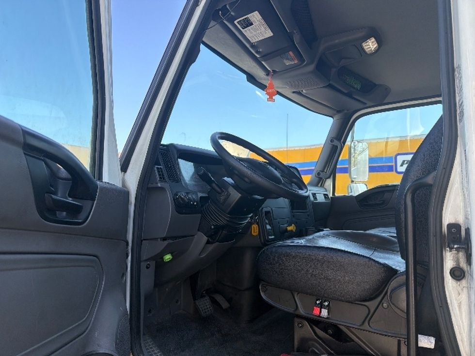 Medium Duty Box Truck-Light and Medium Duty Trucks-International-2020-MV607-Belcamp-MD-254,906\n\t\tmiles-$ 45,750 - Image 16