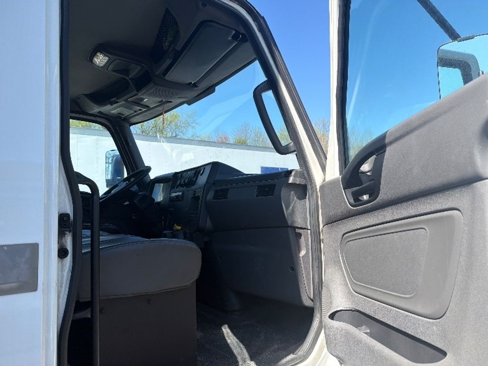 Medium Duty Box Truck-Light and Medium Duty Trucks-International-2020-MV607-Belcamp-MD-254,906\n\t\tmiles-$ 45,750 - Image 20