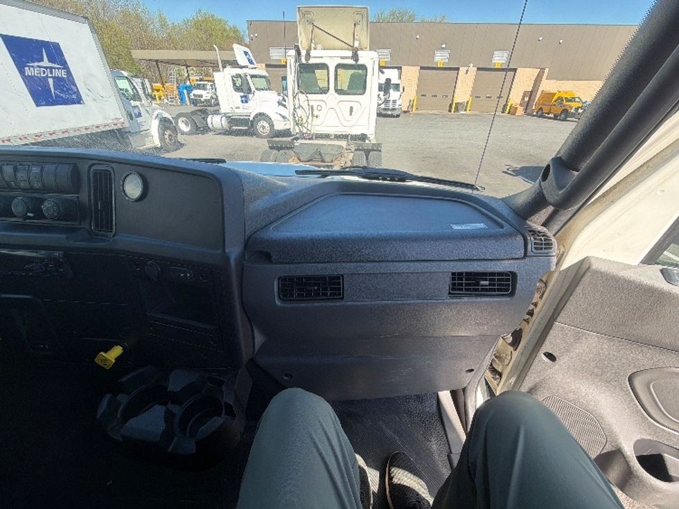 Medium Duty Box Truck-Light and Medium Duty Trucks-International-2020-MV607-Belcamp-MD-254,906\n\t\tmiles-$ 45,750 - Image 21