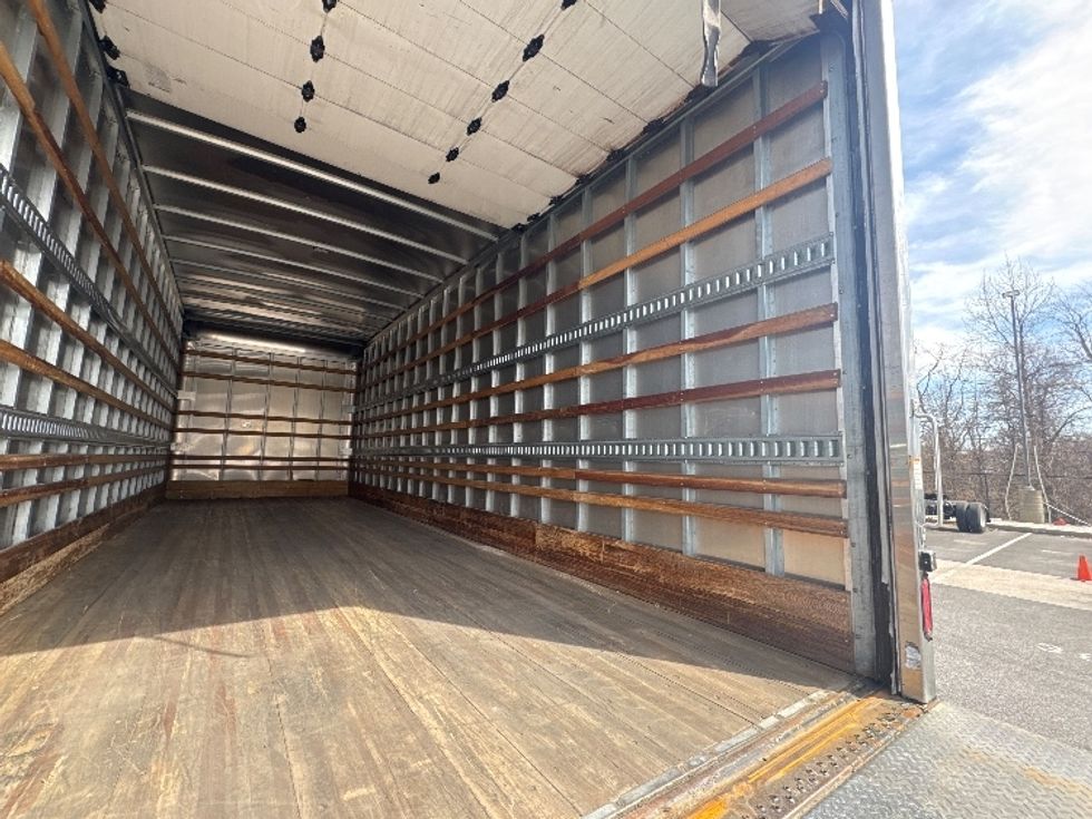 Medium Duty Box Truck-Light and Medium Duty Trucks-International-2020-MV607-Belcamp-MD-261,614\n\t\tmiles-$ 24,750 - Image 13