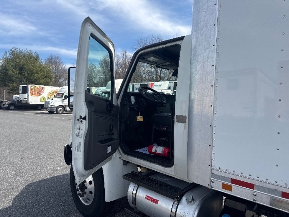 Medium Duty Box Truck-Light and Medium Duty Trucks-International-2020-MV607-Belcamp-MD-261,614\n\t\tmiles-$ 24,750 - Image 16