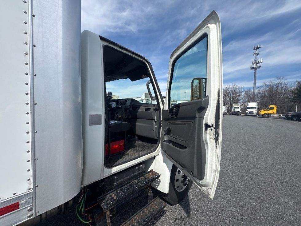 Medium Duty Box Truck-Light and Medium Duty Trucks-International-2020-MV607-Belcamp-MD-261,614\n\t\tmiles-$ 24,750 - Image 19